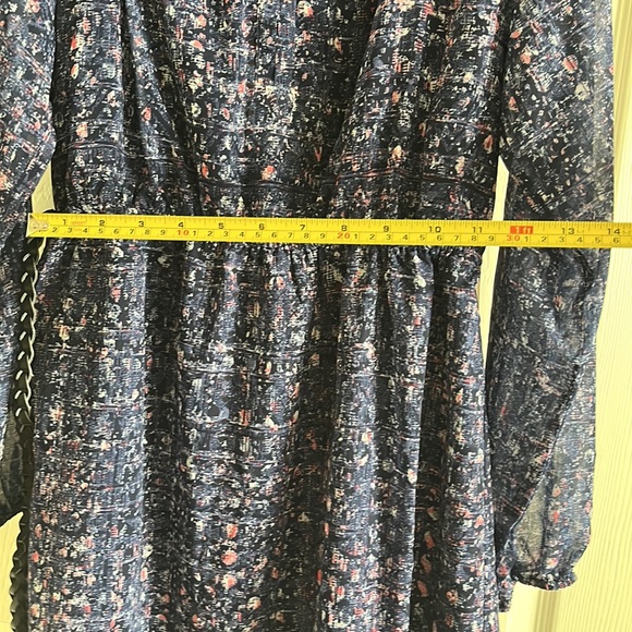 NWT Forever 21 Long Sleeve Dress - Picture 3 of 4